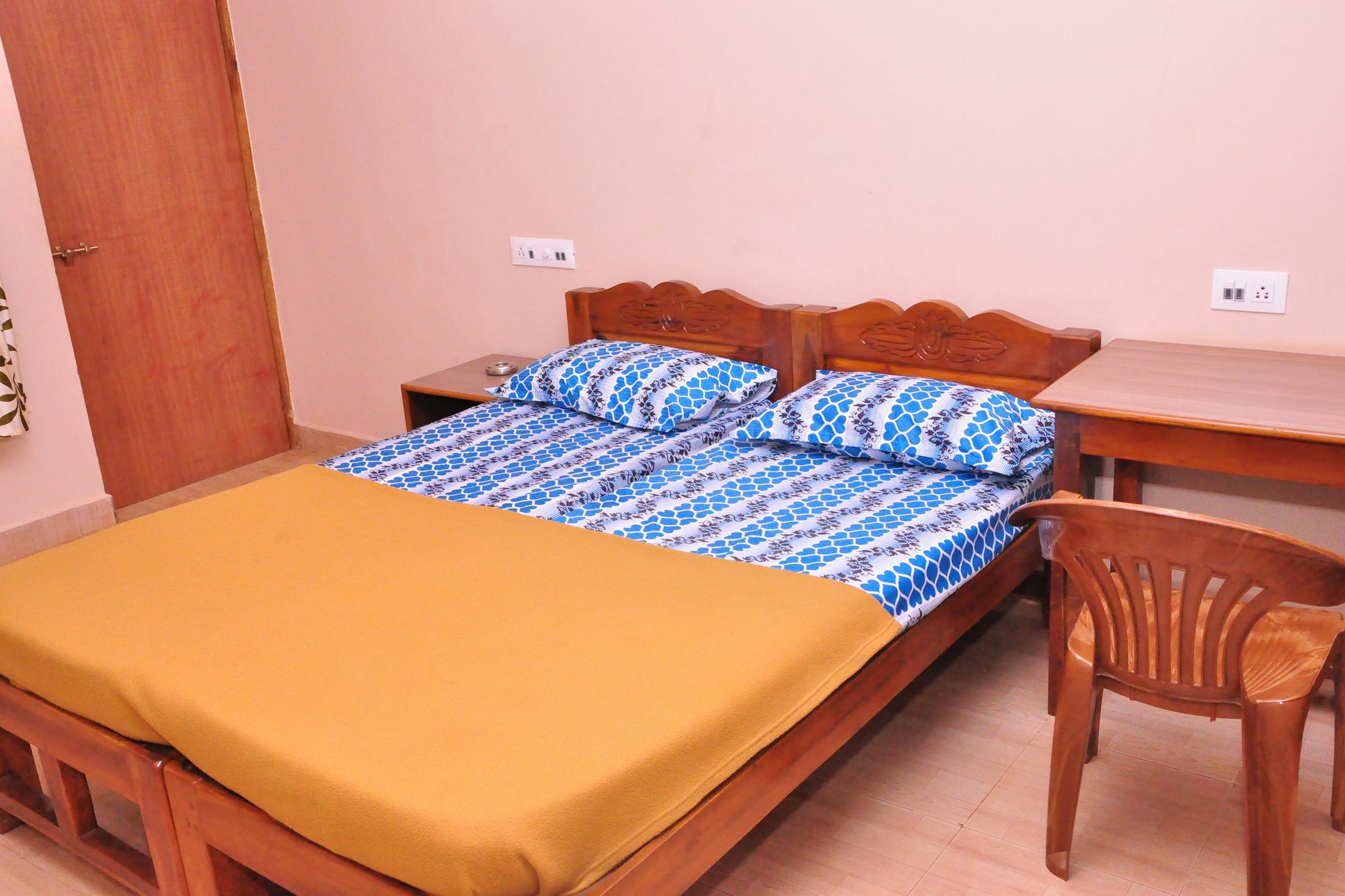 Anjuna Blue Resort Esterno foto