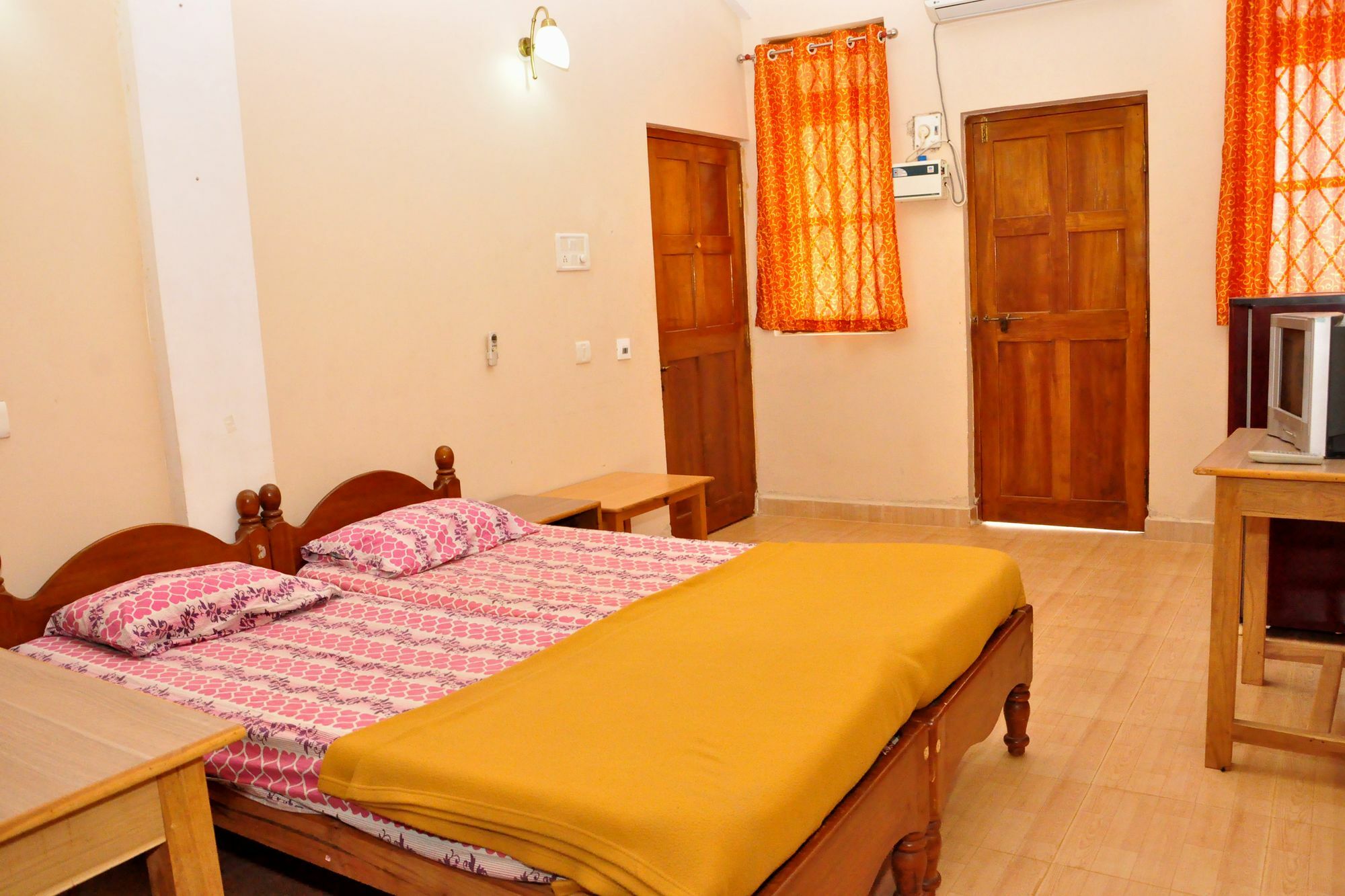Anjuna Blue Resort Esterno foto