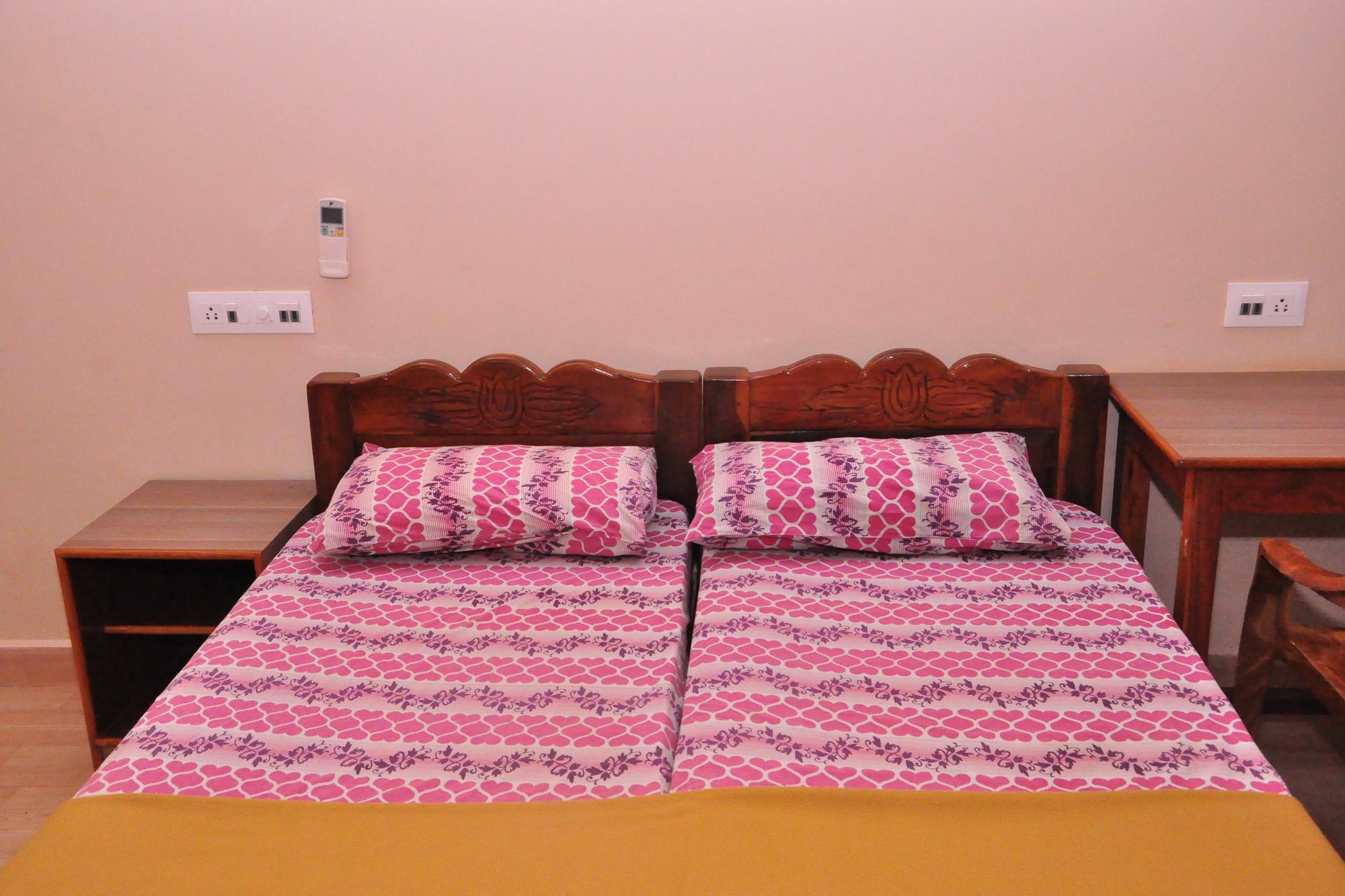 Anjuna Blue Resort Esterno foto