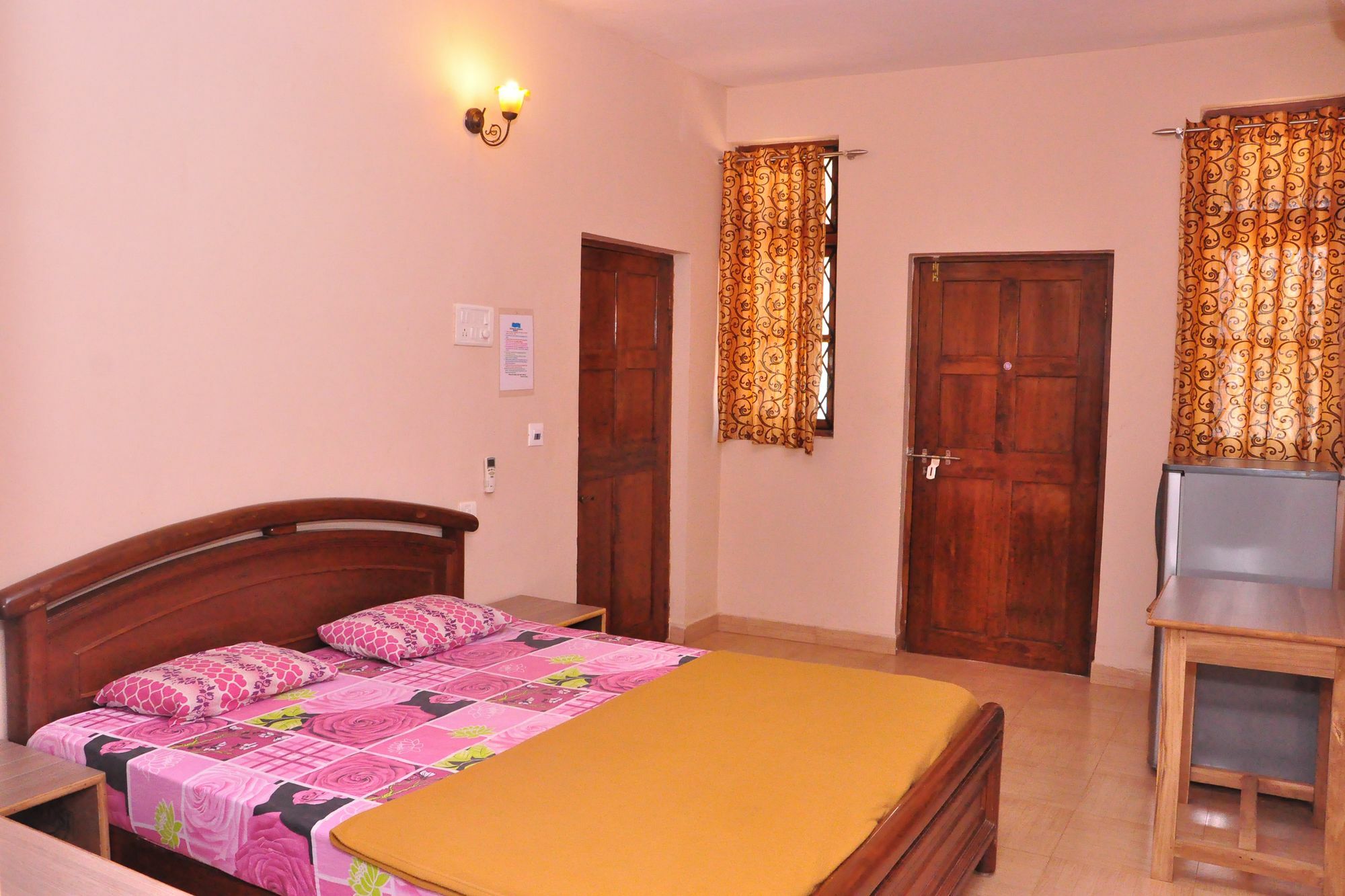 Anjuna Blue Resort Esterno foto