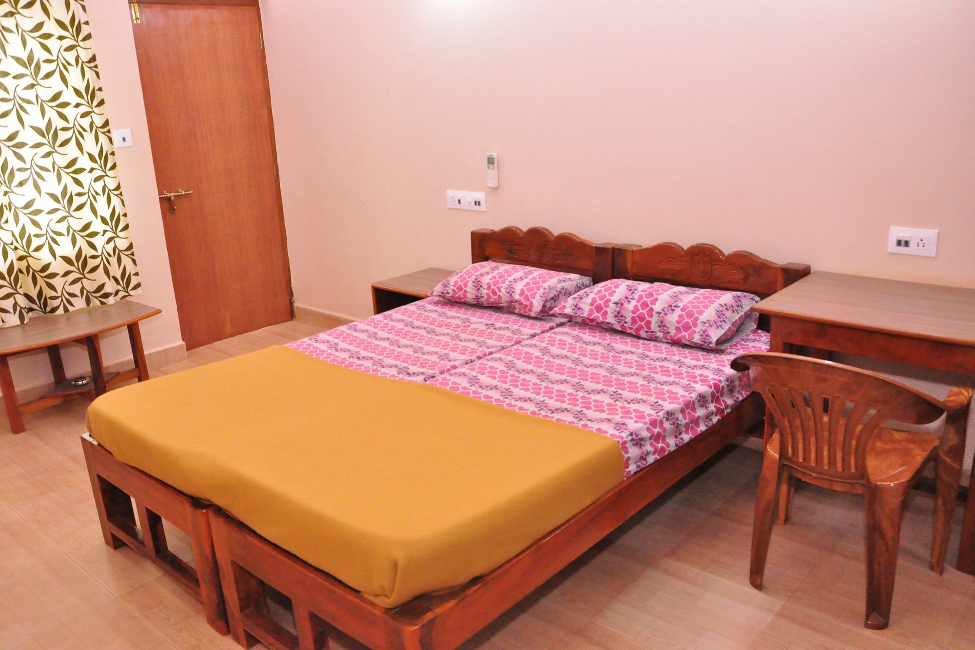 Anjuna Blue Resort Esterno foto