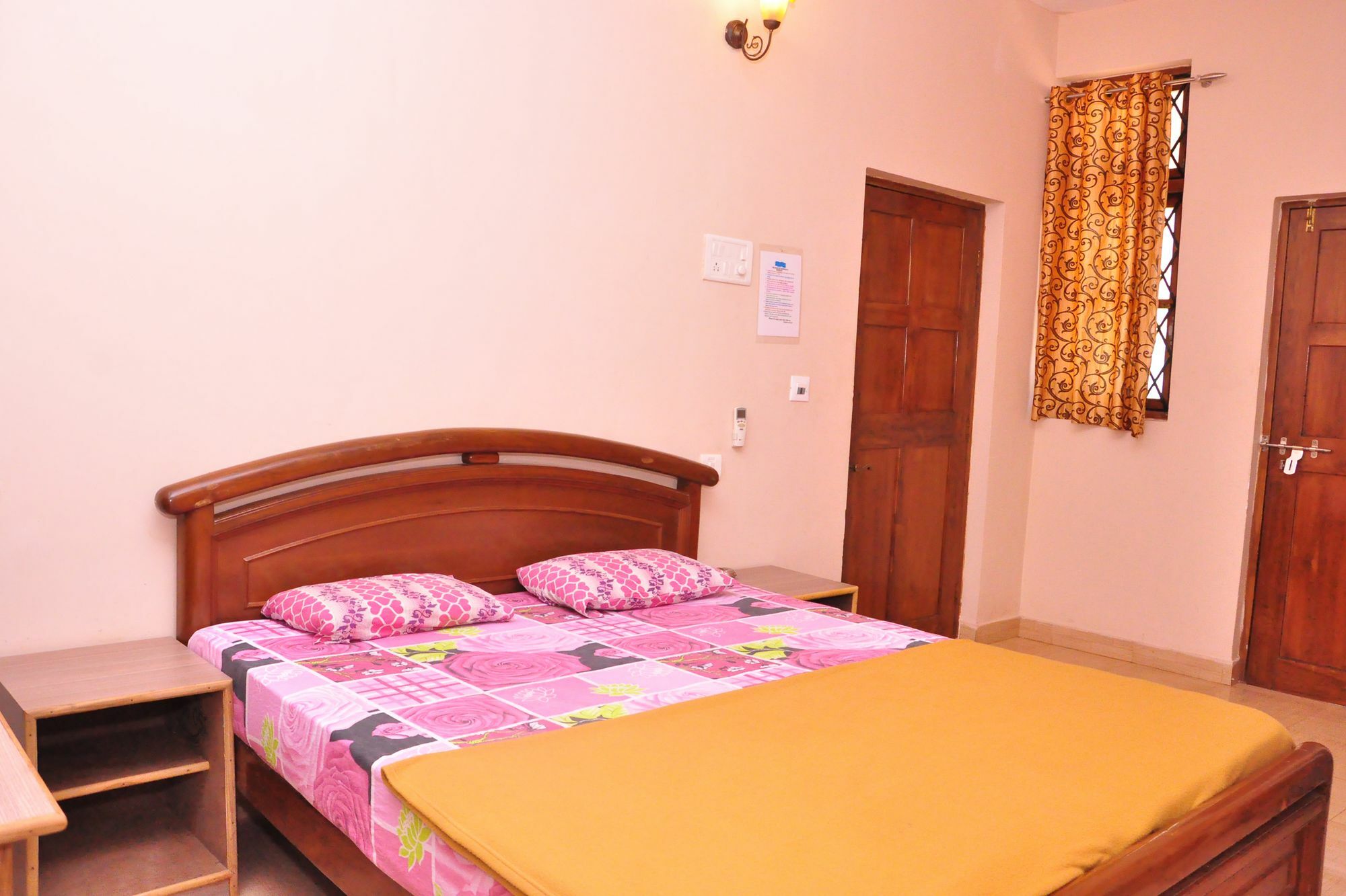 Anjuna Blue Resort Esterno foto