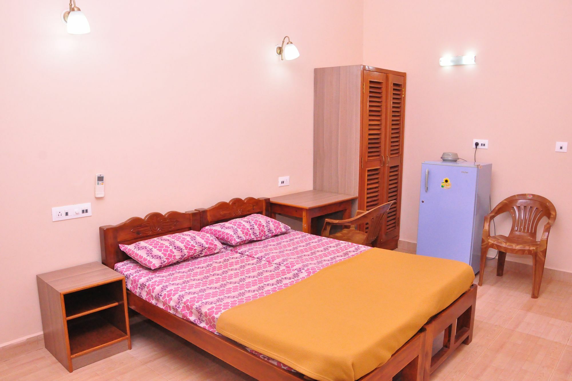 Anjuna Blue Resort Esterno foto