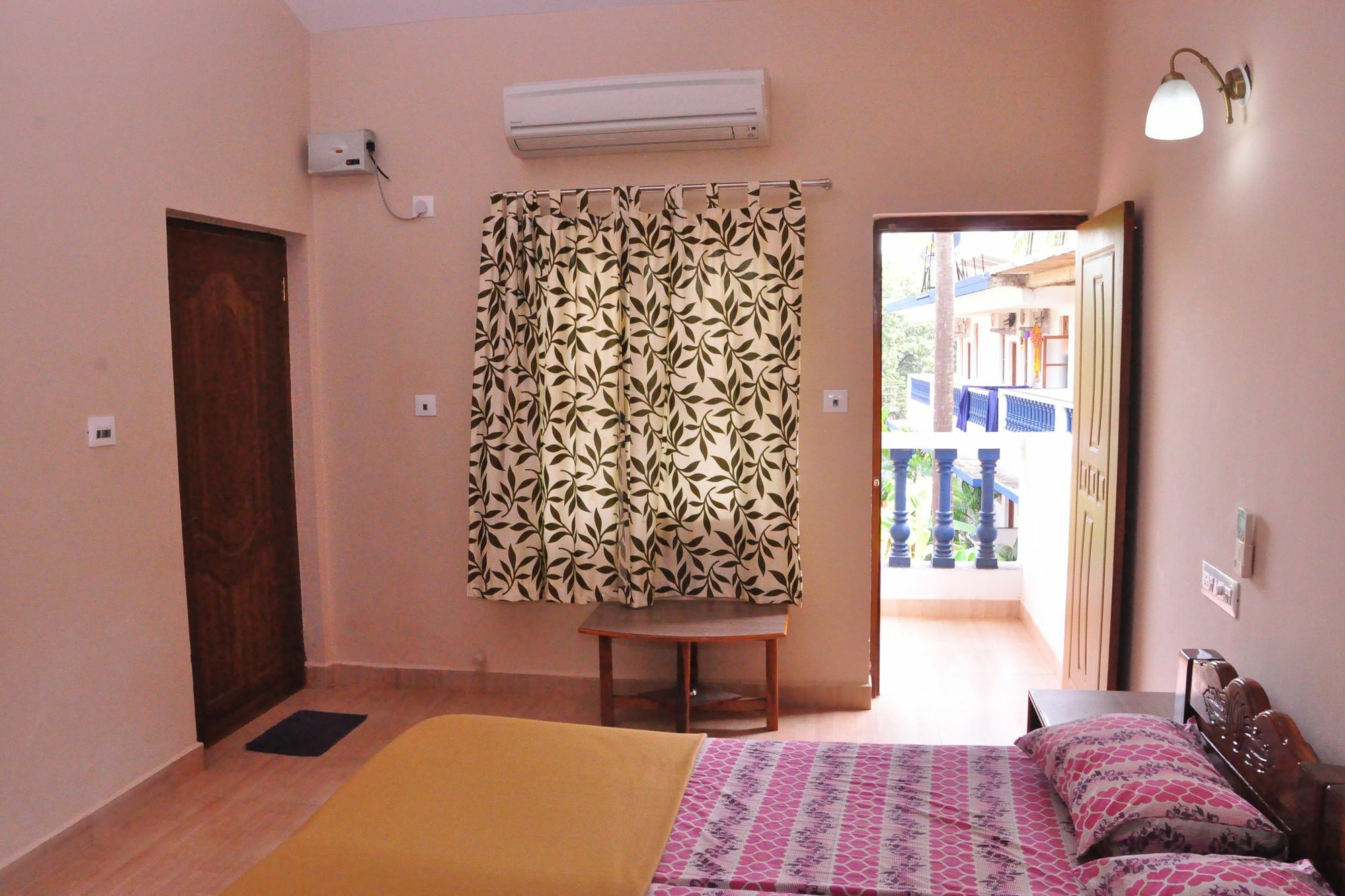 Anjuna Blue Resort Esterno foto